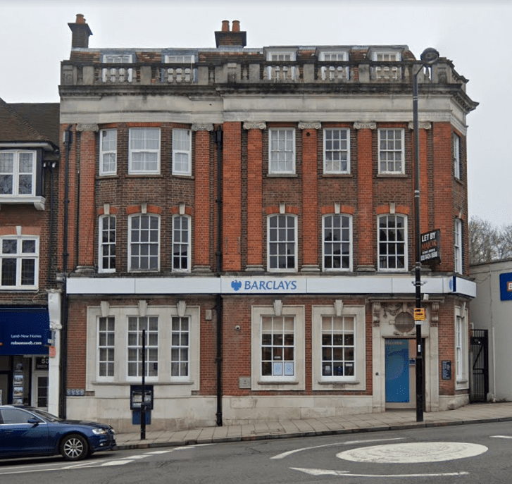 3-storey building in Northwood